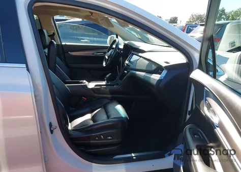 2017 Cadillac Xt5 Luxury z USA, uszkodzony, nr VIN 1GYKNBRS6HZ107307